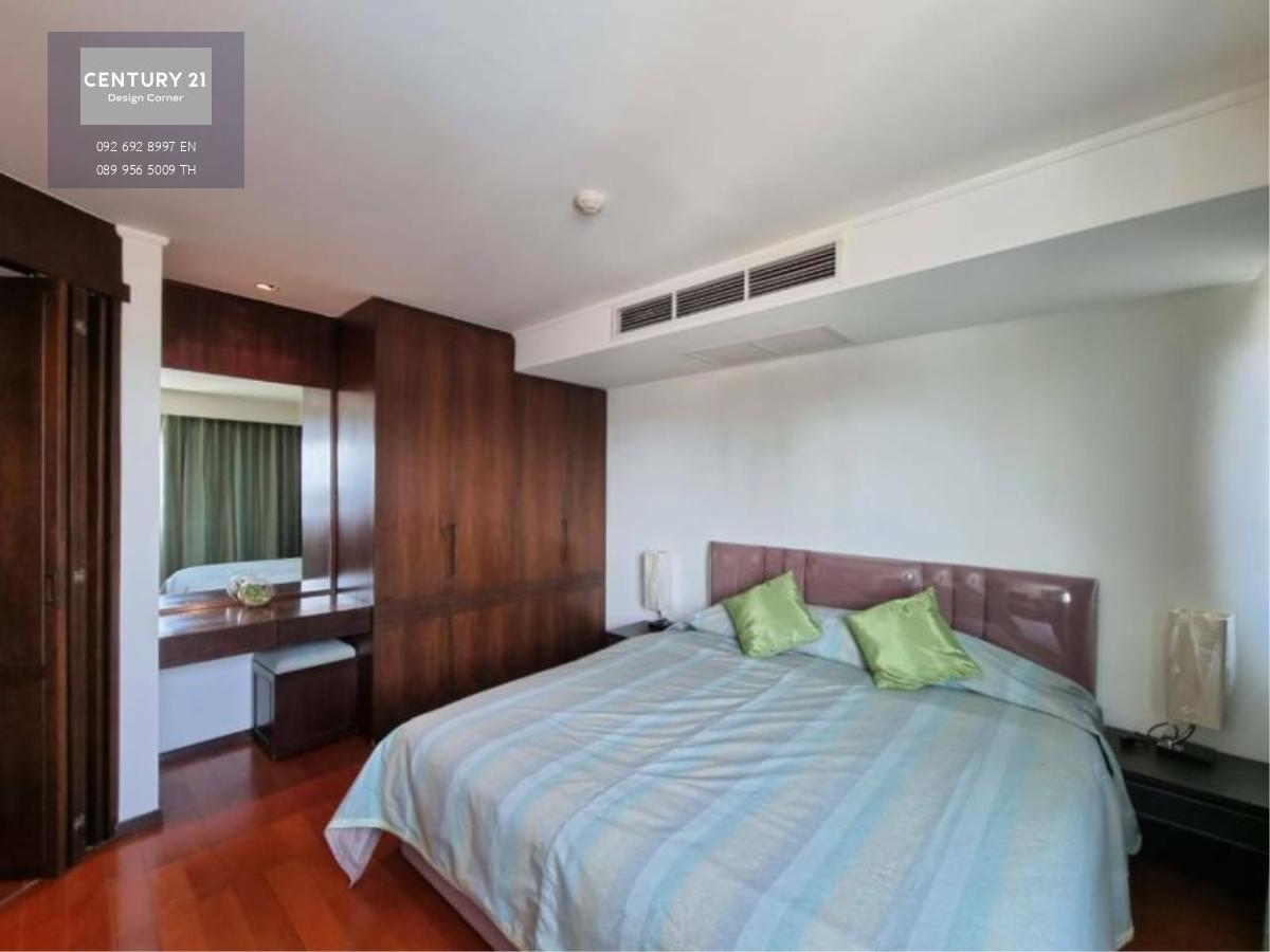 This seafront condominium comes at the price of 9,000,000฿ for sale and 35,000฿ per month for rent 1 Bedroom & 1 Bathroom 80 square meters Fully furnished & fitted. It has been renovated from its original condition Thai Quota Condo features, furniture & a