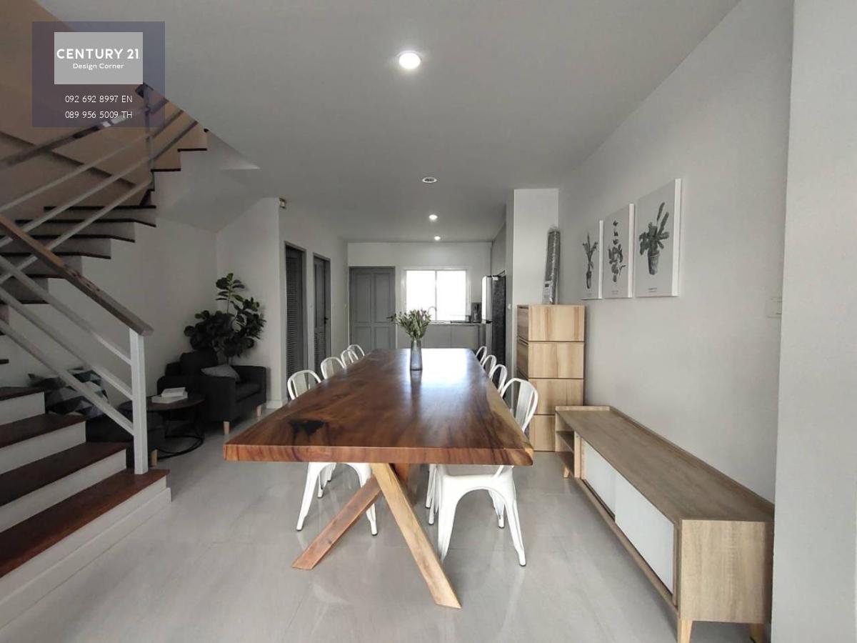 008 sp Townhome Jomtiem Pattaya for rent near Jomtien beach only 150 meter 10bed 12bath ready to move in