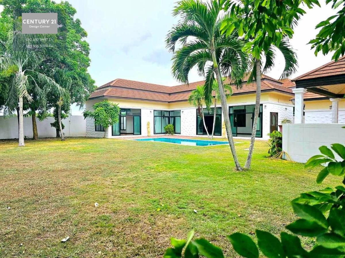 This single-storey house is for sale and it comes at the price of 10,950,000฿ 160 square meters interior area size 268 square wah / 968 square meters Company ownership (If bought in Thai name, purchaser pay for the transfer fees) Recently renovated Partia