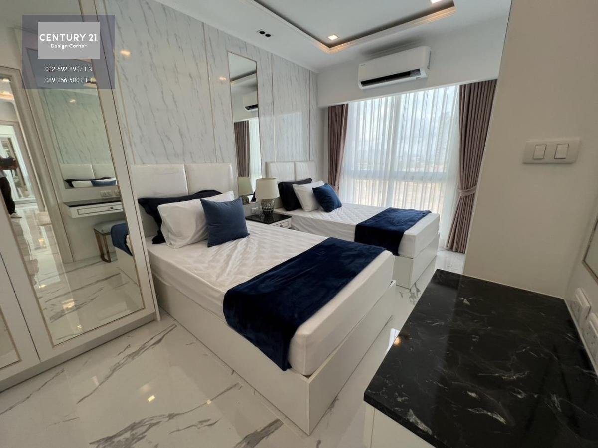 This two-bedroom condo is for sale and it comes at the price of 5,900,000฿ 2 Bedrooms & 2 Bathrooms 64 square meters Fully furnished & fitted. Condo features, furniture & appliances: Beautiful view of Jomtien Fully equipped European kitchen Fully aircondi